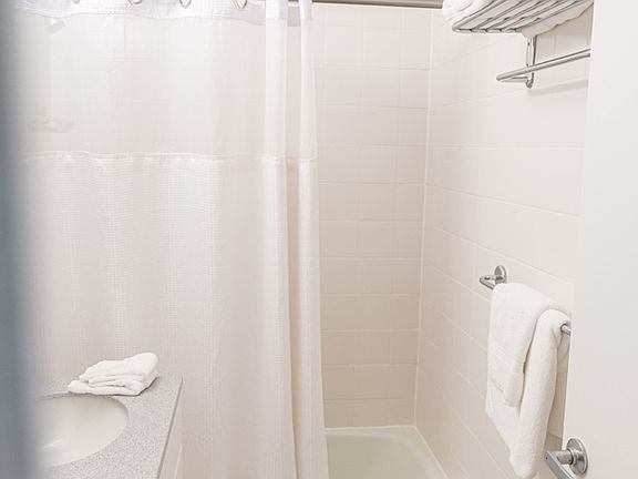 4th image of 460 2nd Ave APT 8D