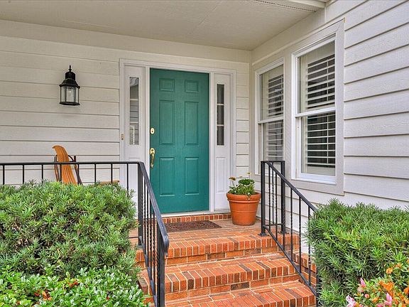 4th image of 233 Sweet Gum Ct