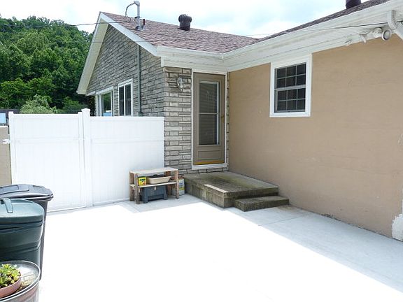 3rd image of 1766 Campbell Dr