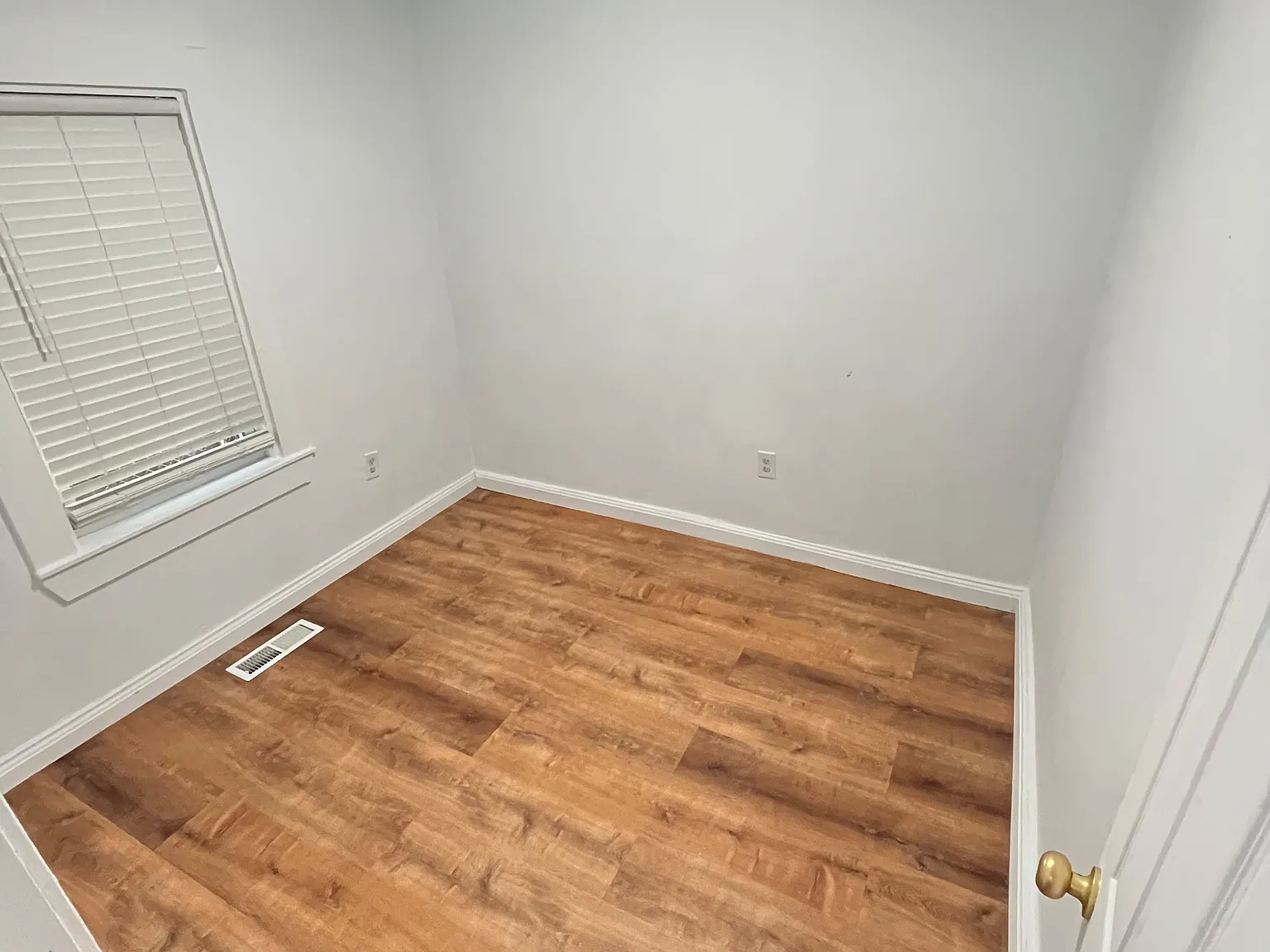 8 Cherry St — Photo 4
