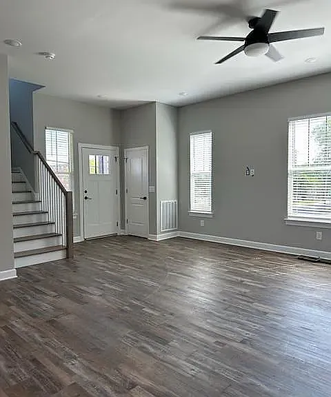 3 bed, 1700 sqft, $2,495 — Photo 2