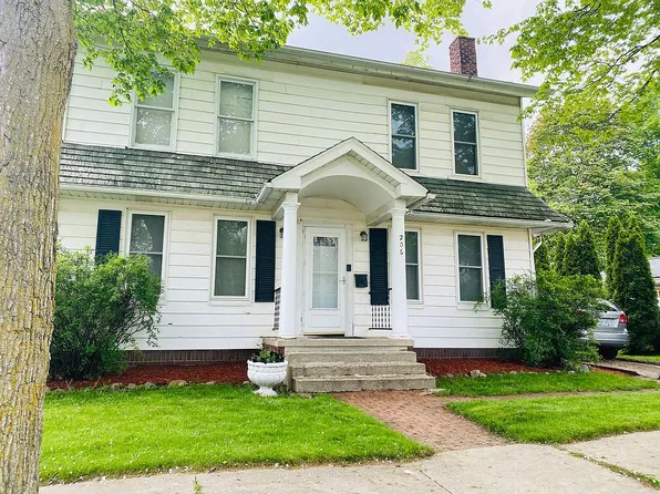 206 N Church St, Hudson, MI 49247