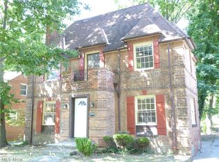 1065 Allston Rd, Cleveland Heights, OH 44121