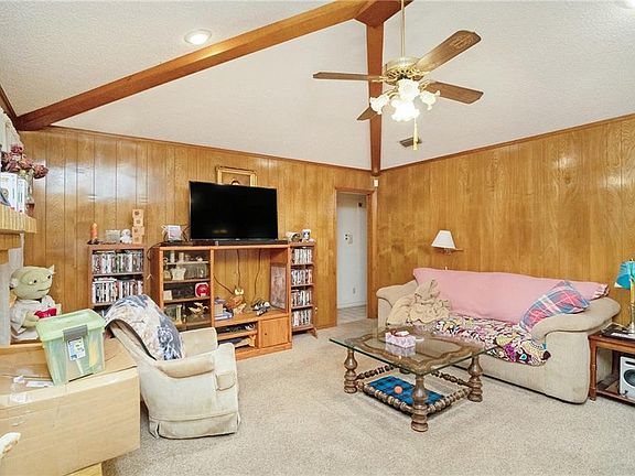 4th image of 102 Indian Trace Ln