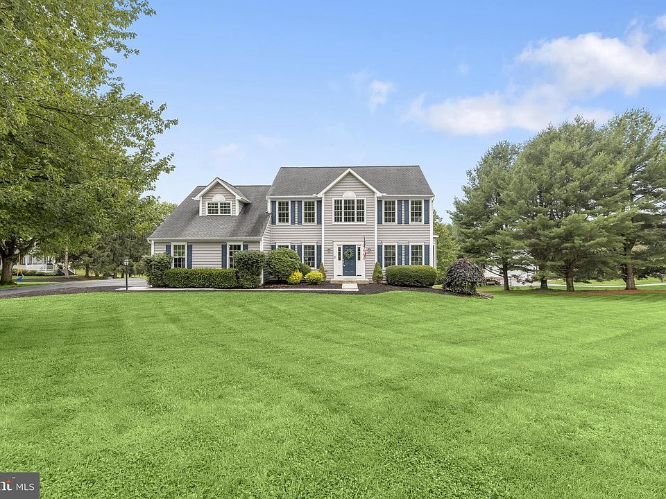 1st image of 16 Farm Ridge Ct