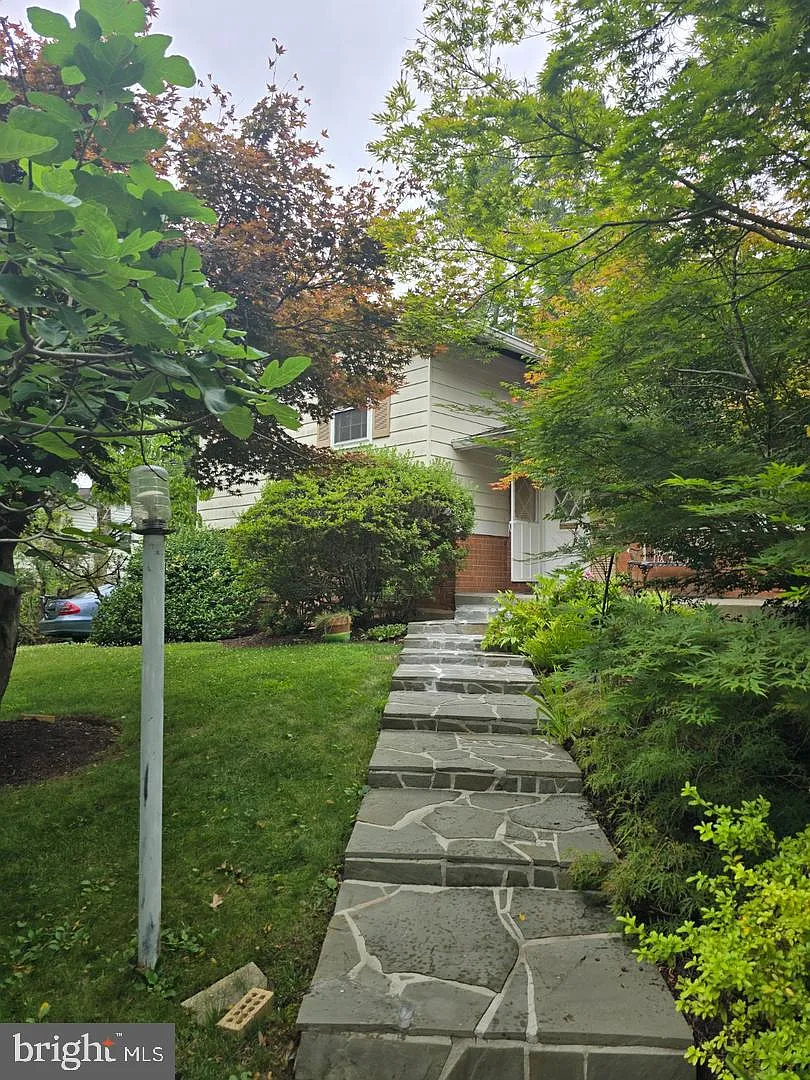 4 bed, 3.0 bath, 2287 sqft, $4,450 — Photo 1
