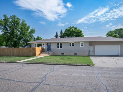101 Lincoln Ave S, CENTER, ND, 58530
