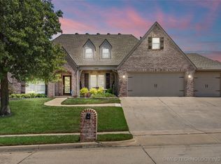 7305 E Fort Worth St, Broken Arrow, OK 74014