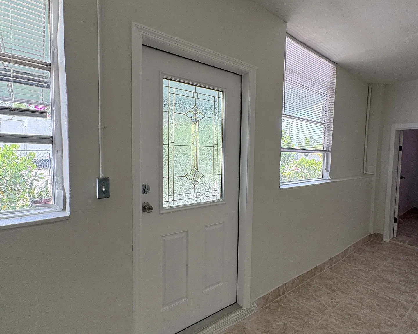 E 5th Ave, Hialeah — Photo 3