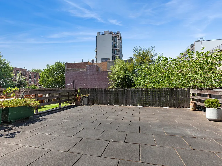 318 Knickerbocker Ave #2H — Photo 1
