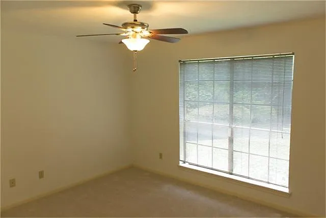 10010 Sagegreen Dr — Photo 13