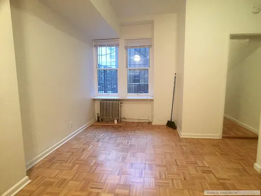 Rented by Sovereign Associates | media 38