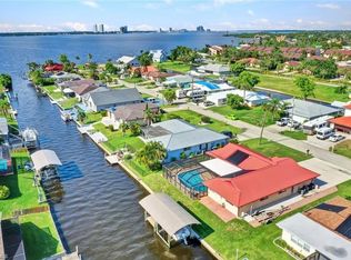 7219 Reymoor Dr, North Fort Myers, FL 33917