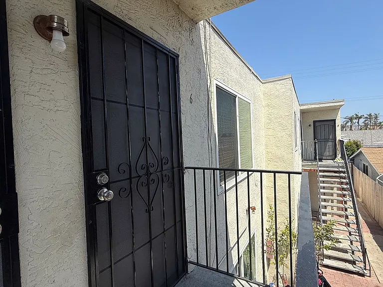 3815 Marlborough Ave — Photo 11