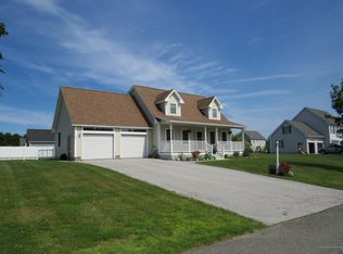 93 Virginia Ln, Bangor, ME 04401