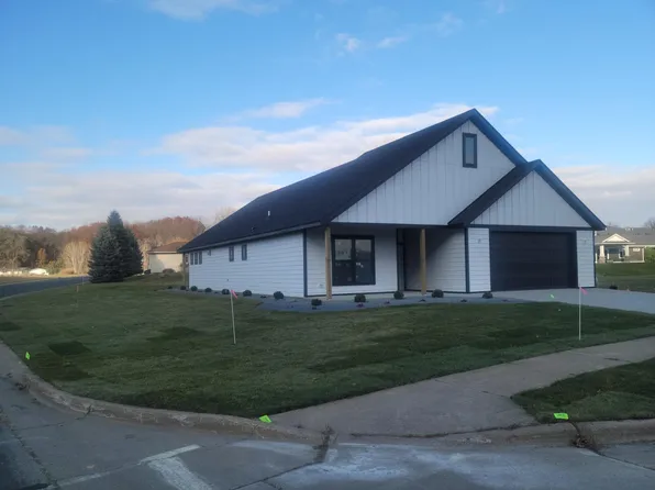 594 Cedar Dr, Lake City, MN 55041