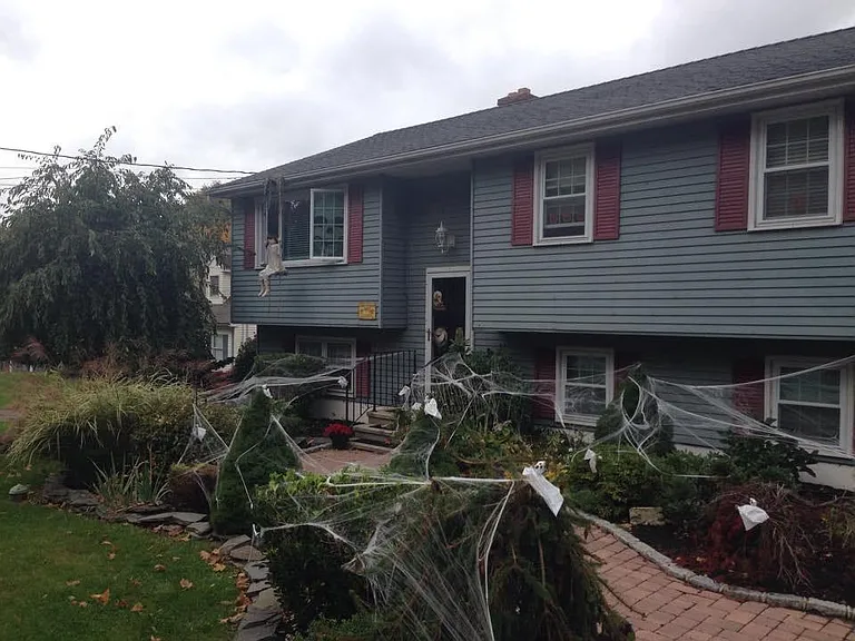 1147 S Curtis St — Photo 1
