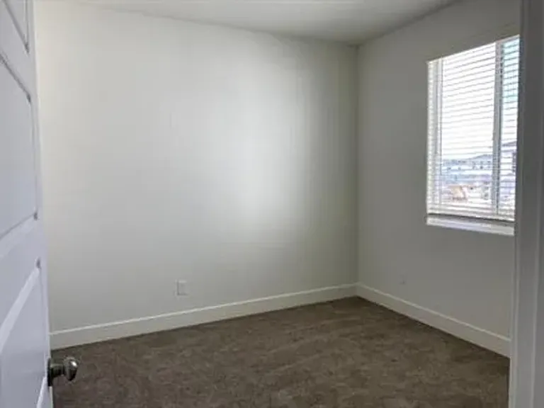 2434 Urdaneta Way — Photo 58