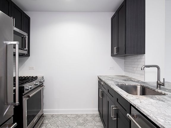 4th image of 21 S End Ave #1414