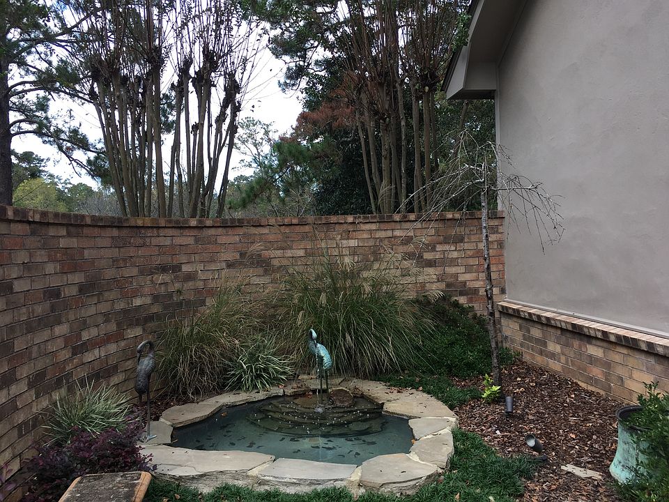 2nd image of 1 Shamroque Dr