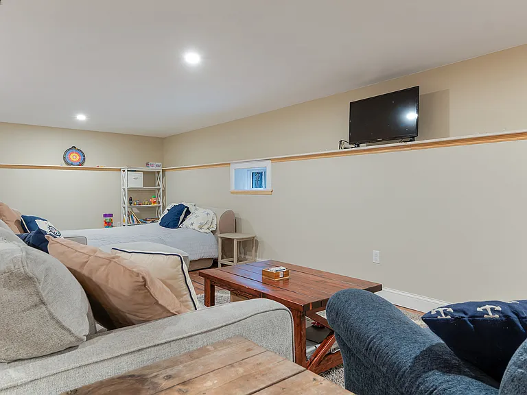 207 Riverbend Rd — Photo 15