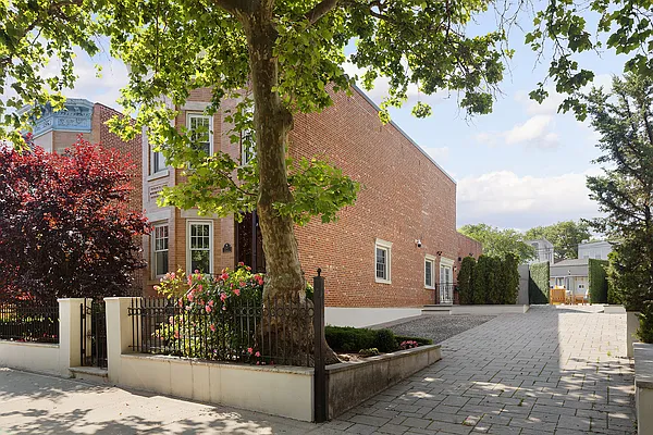 Sold by Compass | media 12