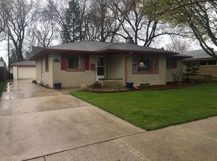 455 Shoreland Dr, Racine, WI 53402