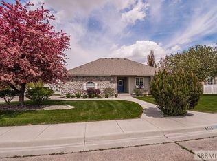 585 Hickory Pl, Idaho Falls, ID 83402
