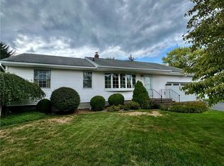 28 Putnam Rd, Fishkill, NY 12524