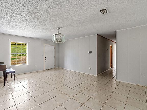 5th image of 320 R Thompson Rd