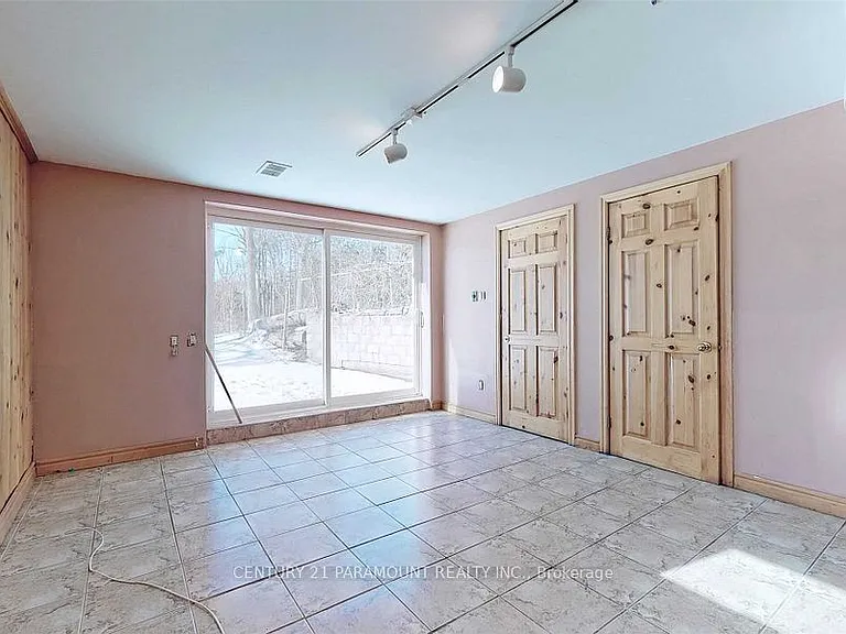 8748 Creditview Rd — Photo 4