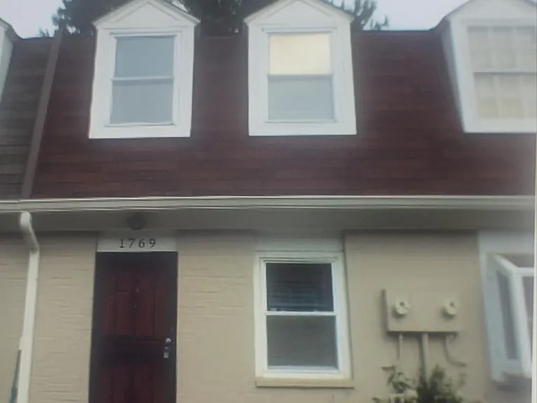 1769 Village Green Dr #Y-82 — Photo 1