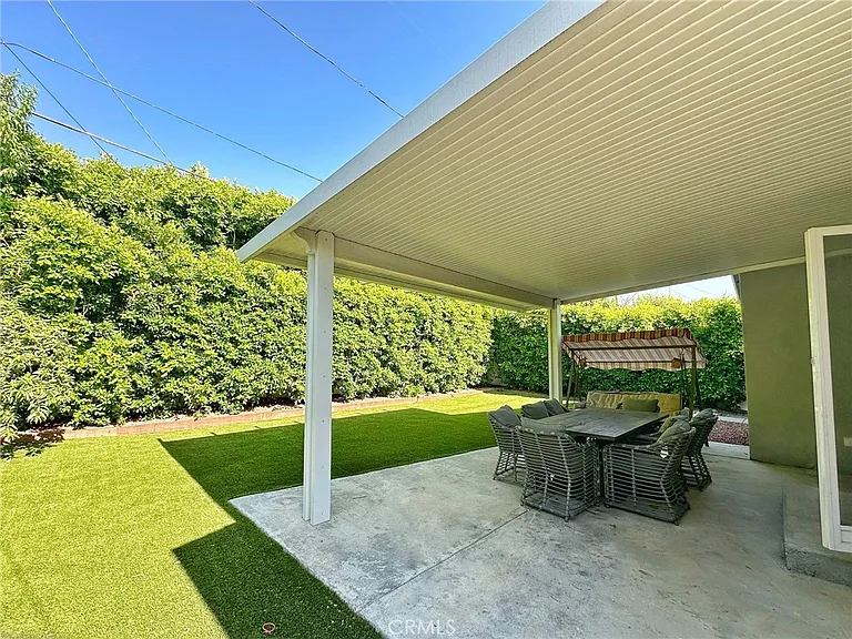 5857 Balcom Ave — Photo 25