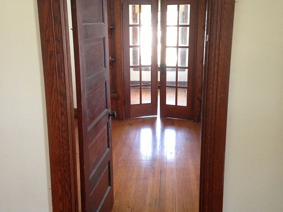 1st image of 909 N Cayuga St #10816343