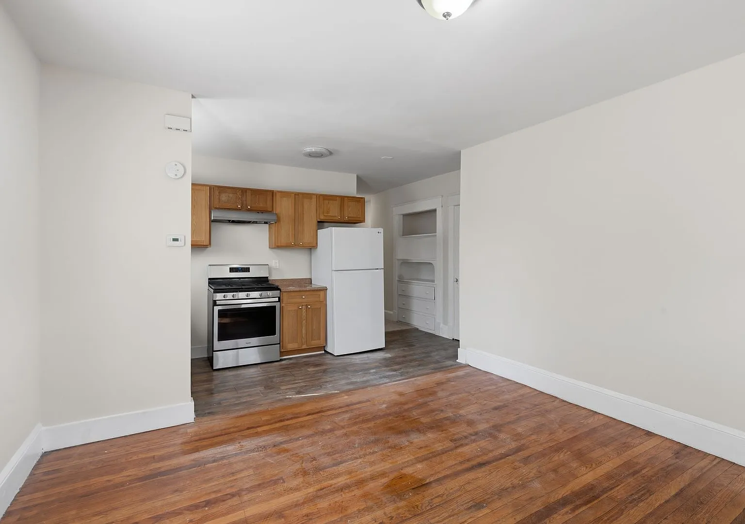 735 Union St — Photo 3
