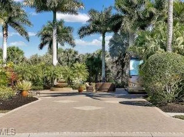 4991 Coach LN, NAPLES, FL 34114