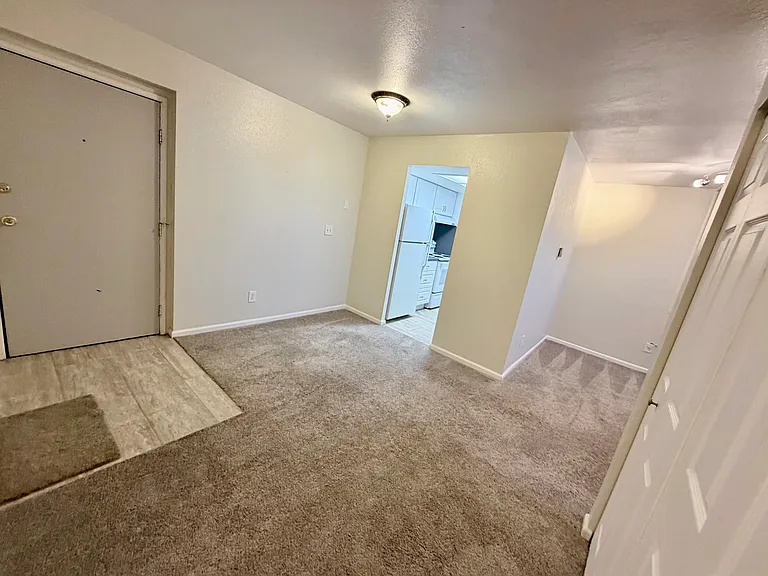 1150 Golden Cir #111 — Photo 4