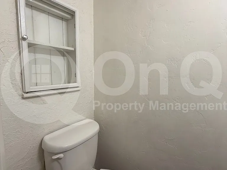 2926 E Waverly St — Photo 11