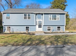 5 Locust Ct, Narragansett, RI 02882