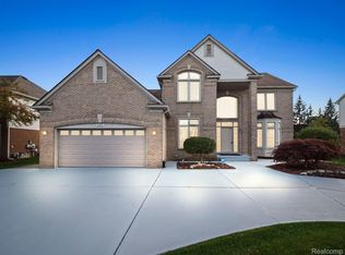 888 Brahms Ct, Troy, MI