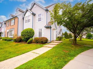 70 Lynnette Ct, Kendall Park, NJ 08824