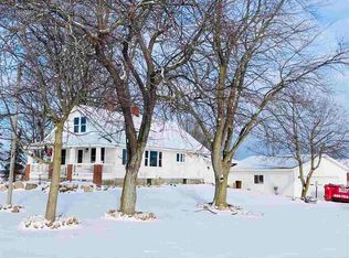 166 W Almeda Beach Rd, Pinconning, MI 48650