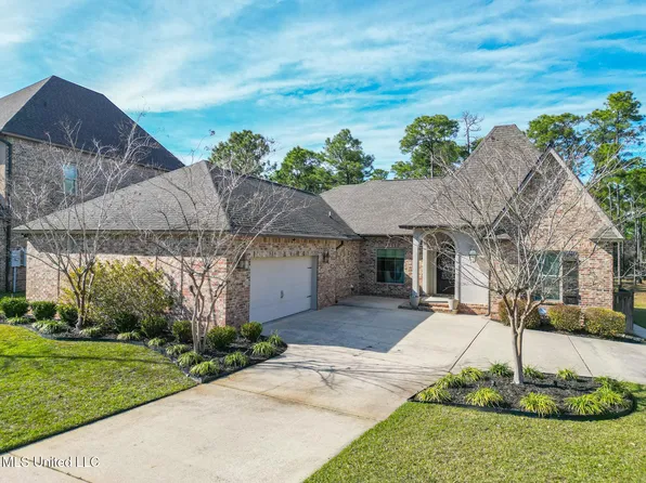 1882 Paul David Dr, Biloxi, MS 39532