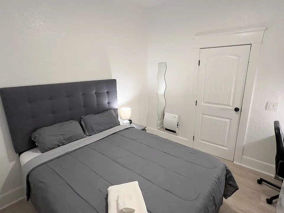 1343 C St #9B