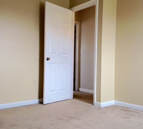 5th image of 903 Sunrise Ln
