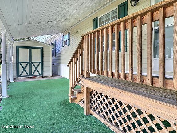 2nd image of 211 Jen St