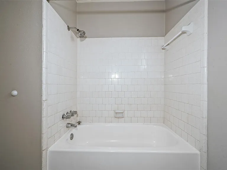 7310 Kite Hill Dr — Photo 18