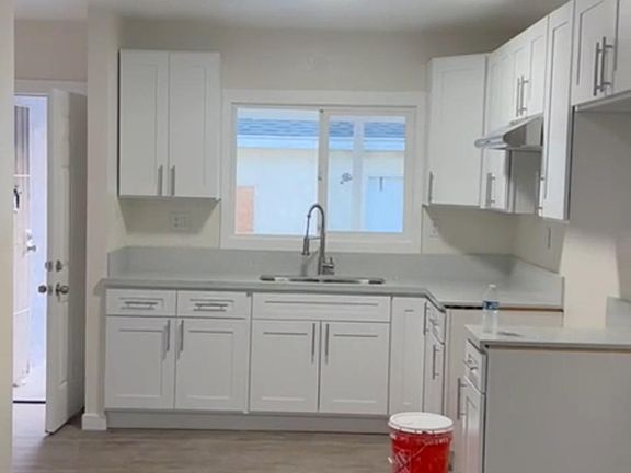 2nd image of 2098 Belle St