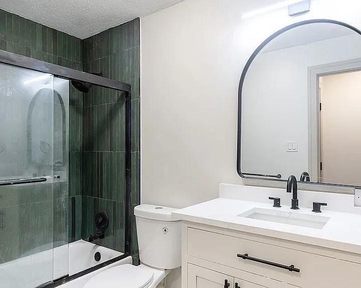 1339 N Dearborn St #2B — Photo 11