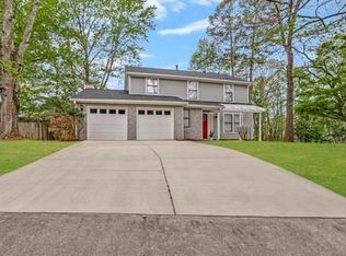 921 Chapman Cir, Stone Mountain, GA 30088